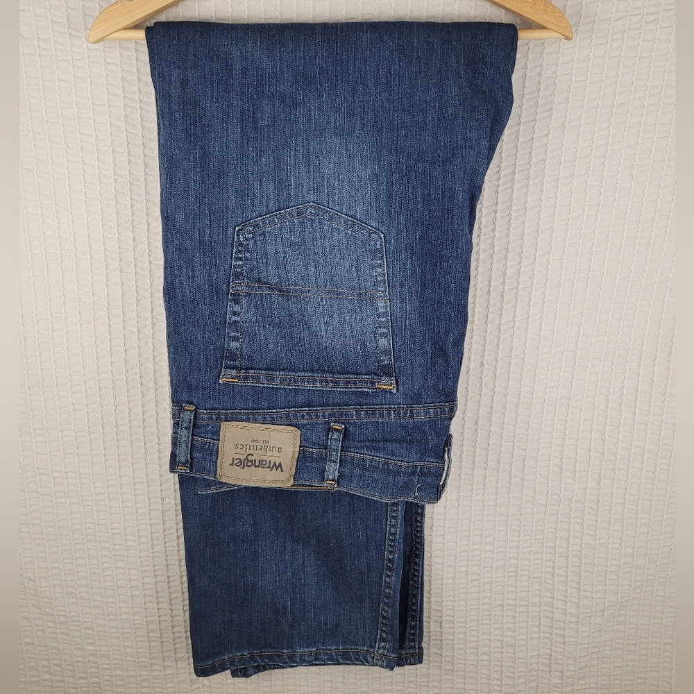Wrangler Authentics Men's Classic Regular Jeans 42 x‎ 32